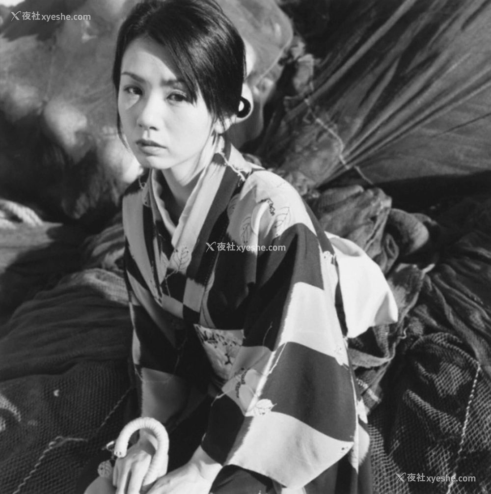 1P - 小岛可奈子《隠花な被写体》