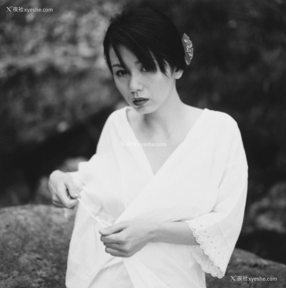 1P - 小岛可奈子《隠花な被写体》