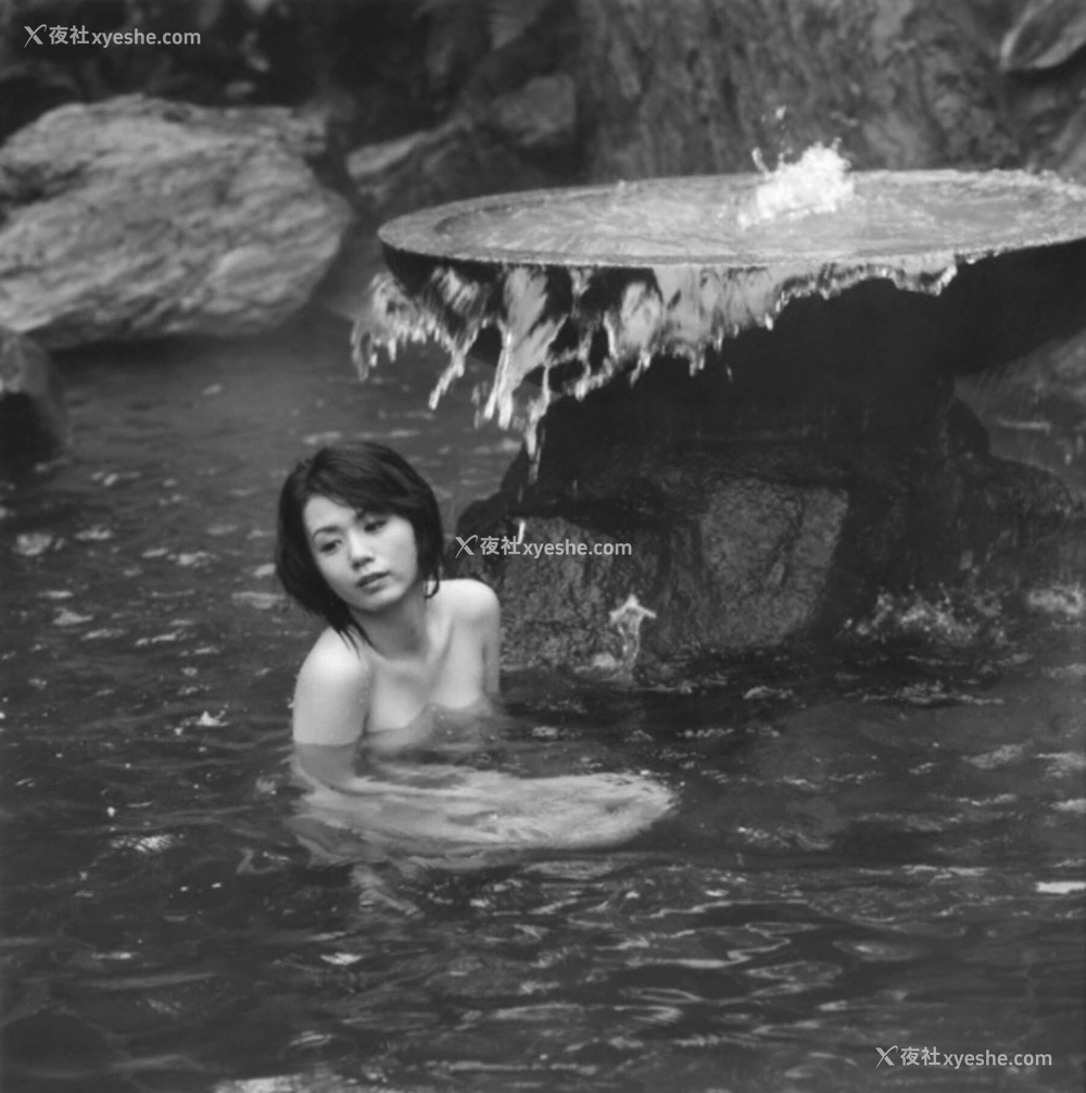 1P - 小岛可奈子《隠花な被写体》