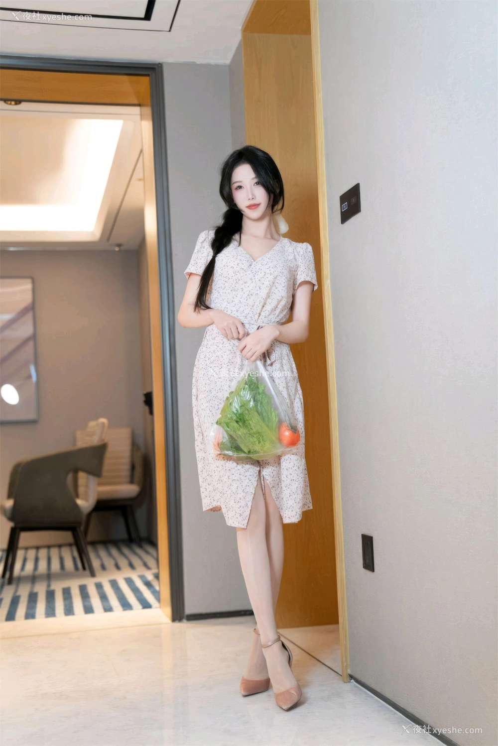 1P - 抖娘·利世《保姆与土豪瘫痪老头的不雅行为》