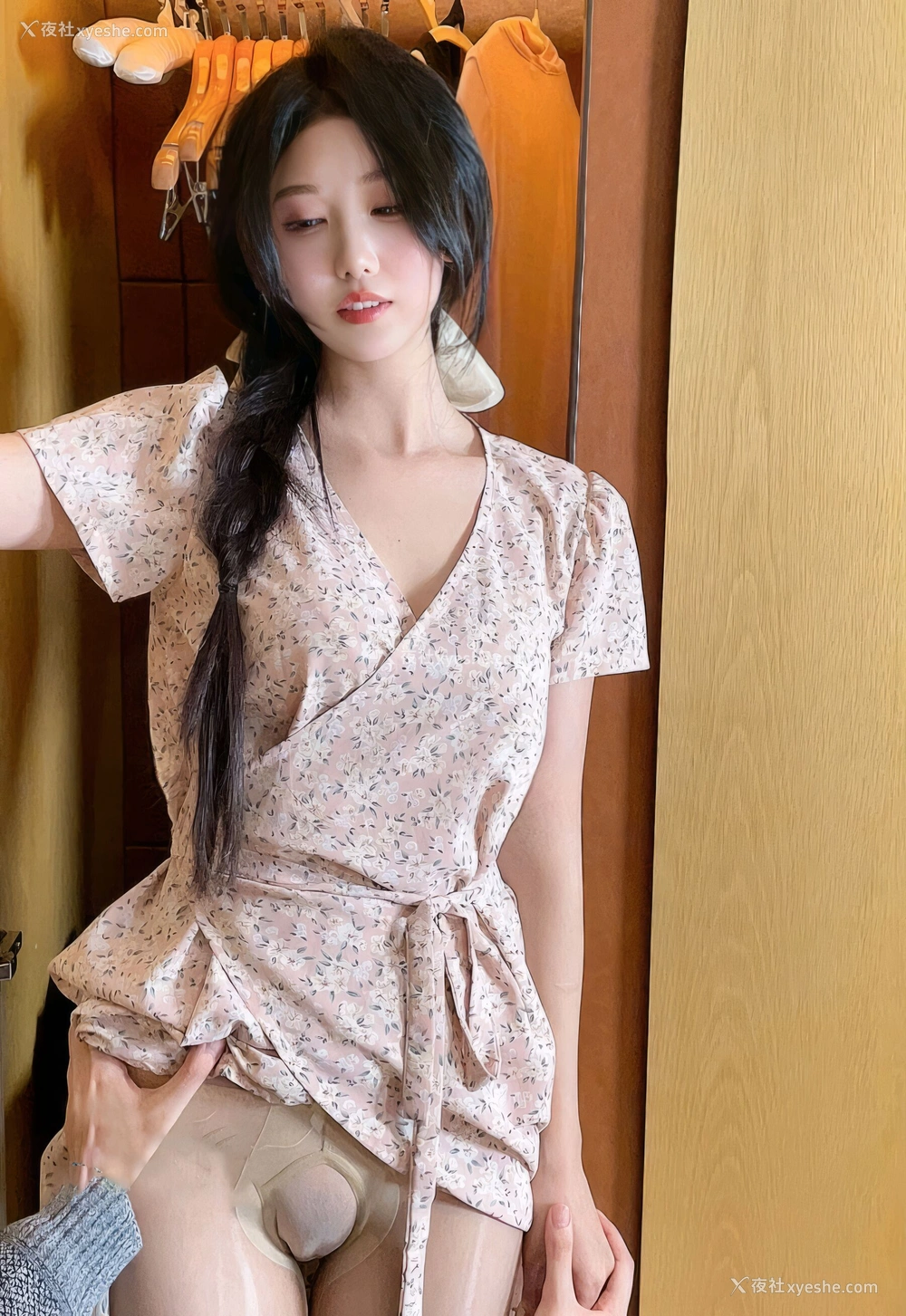1P - 抖娘·利世《保姆与土豪瘫痪老头的不雅行为》