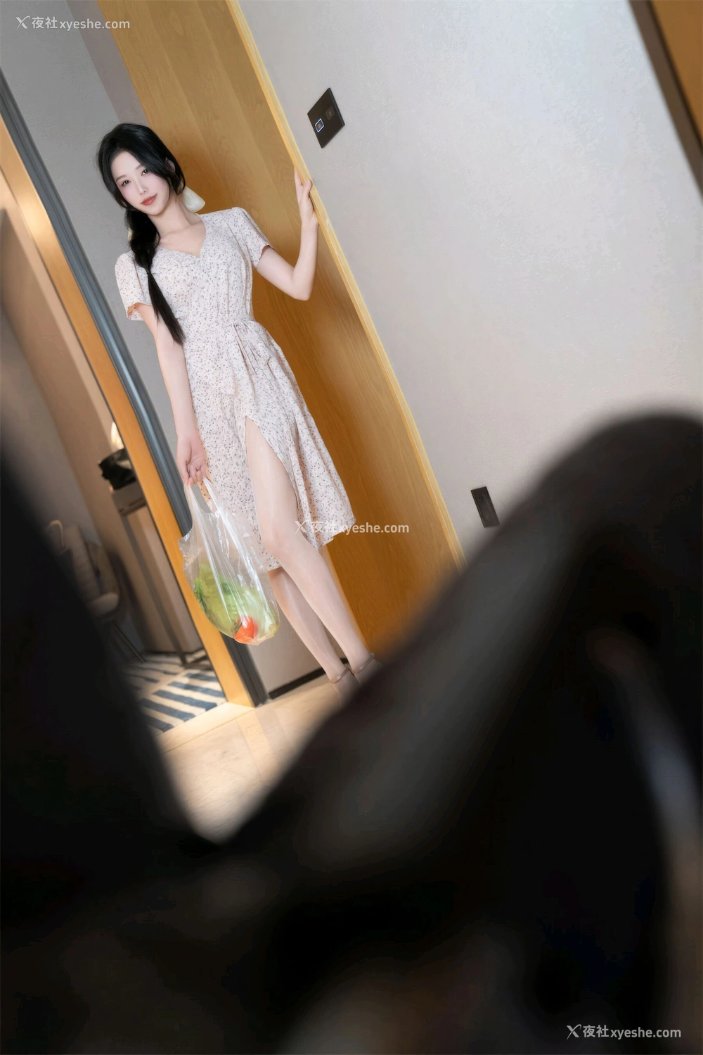 1P - 抖娘·利世《保姆与土豪瘫痪老头的不雅行为》
