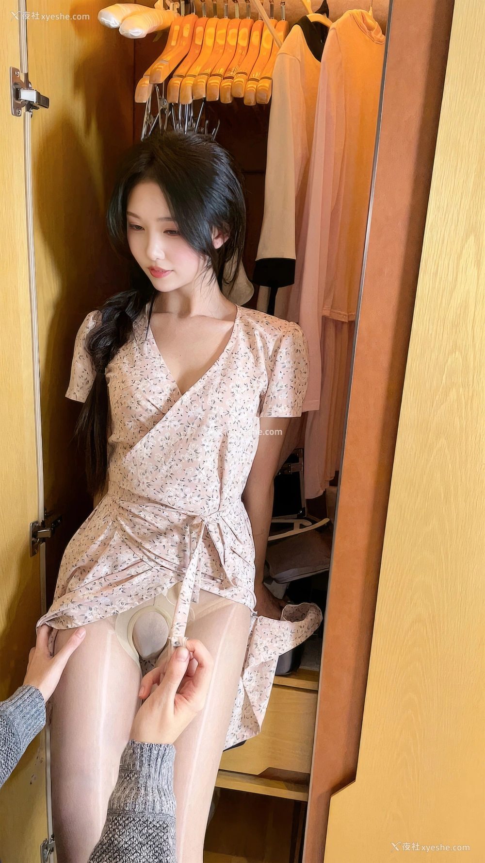 1P - 抖娘·利世《保姆与土豪瘫痪老头的不雅行为》