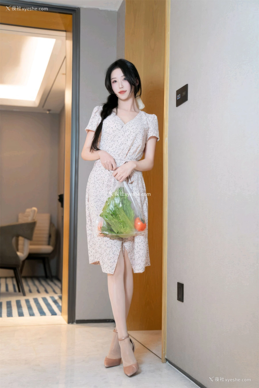 1P - 抖娘·利世《保姆与土豪瘫痪老头的不雅行为》