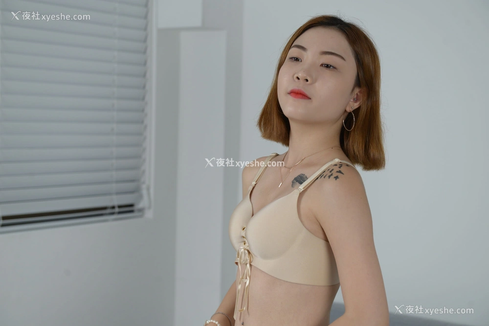 1P - 韩模 민아 大尺度人体私拍套图