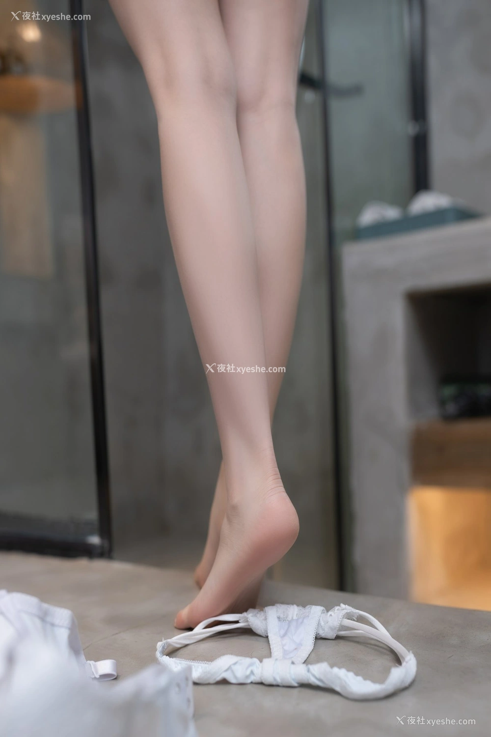 1P - 鱼子酱 尾行 原版写真