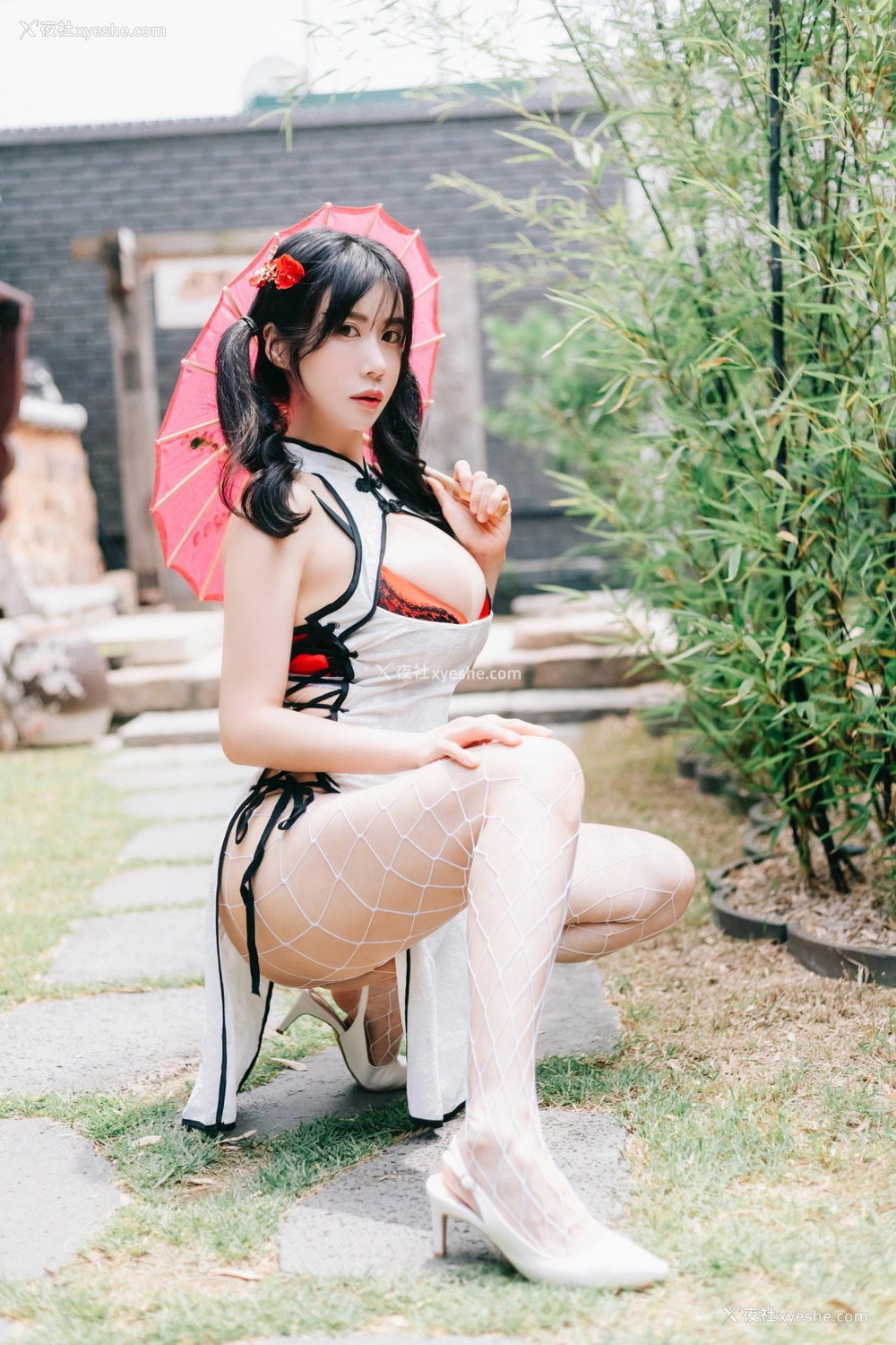 1P - [Paranhosu] Sia – Bright Moon