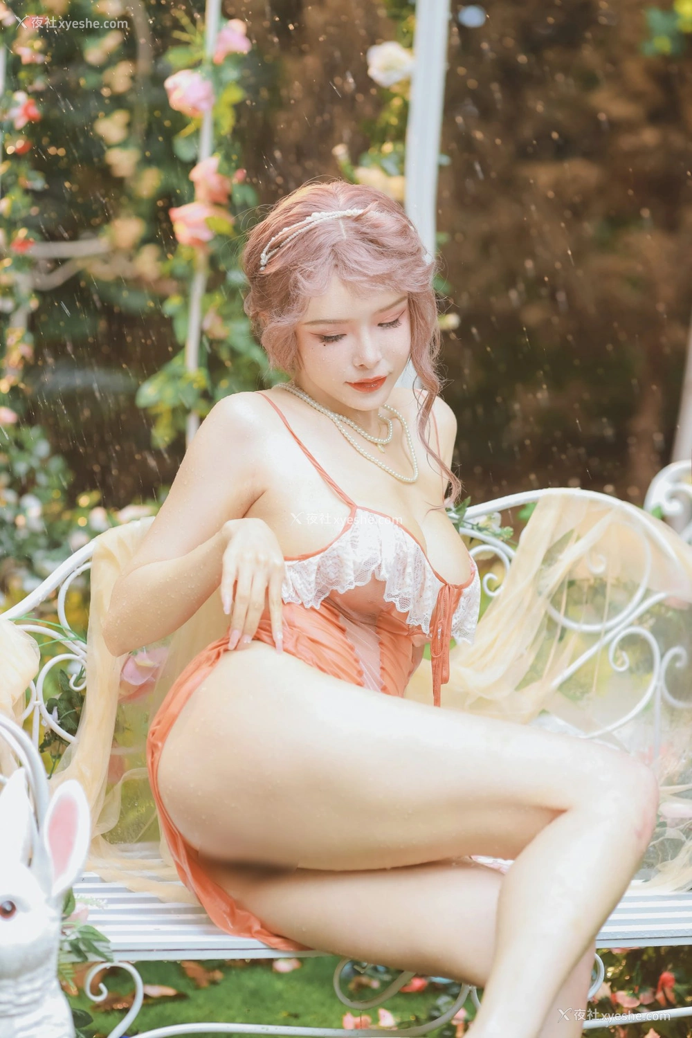 1P - 秋和柯基(夏小秋秋秋) – 花园嬉水