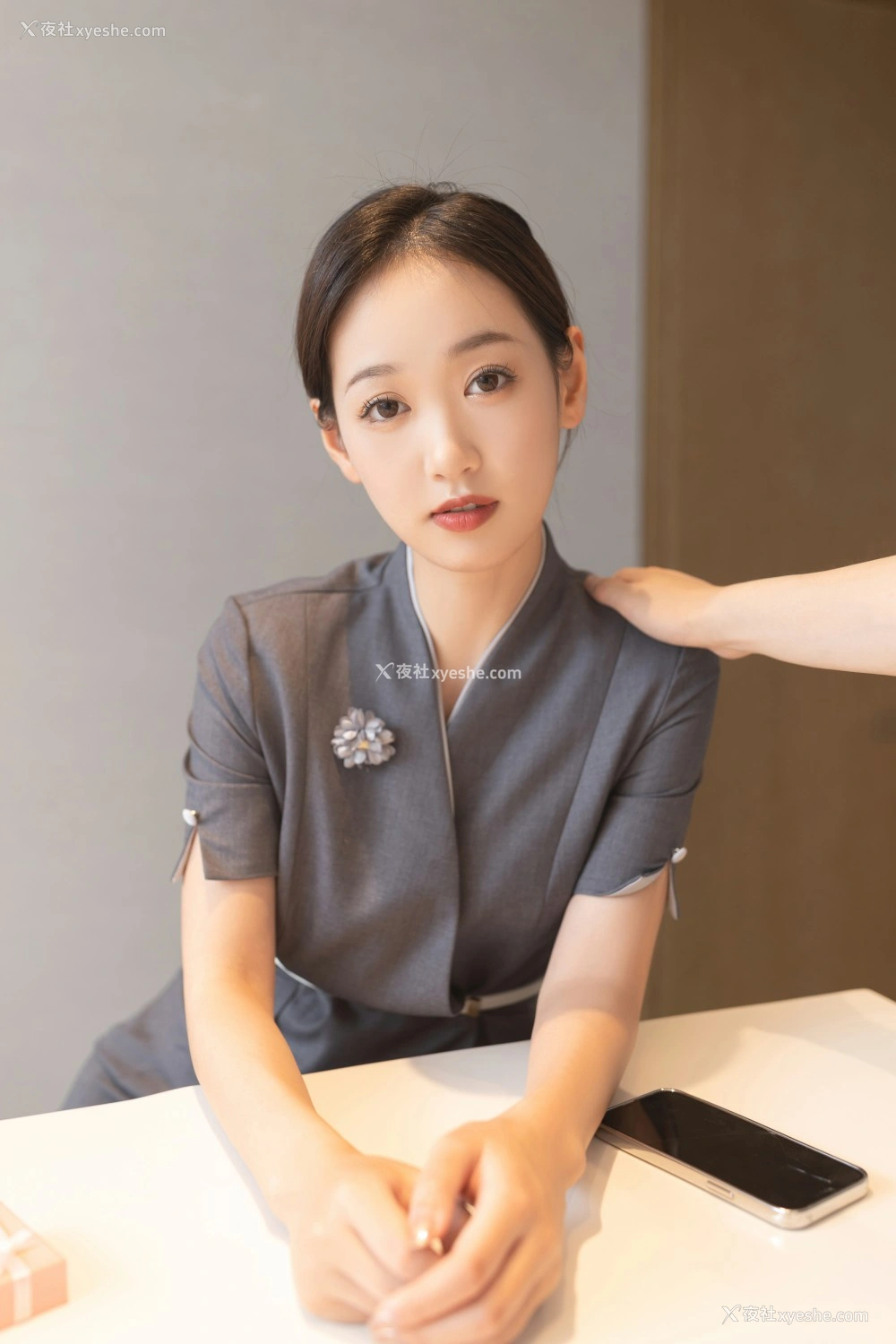 1P - 唐安琪职业装OL原版写真