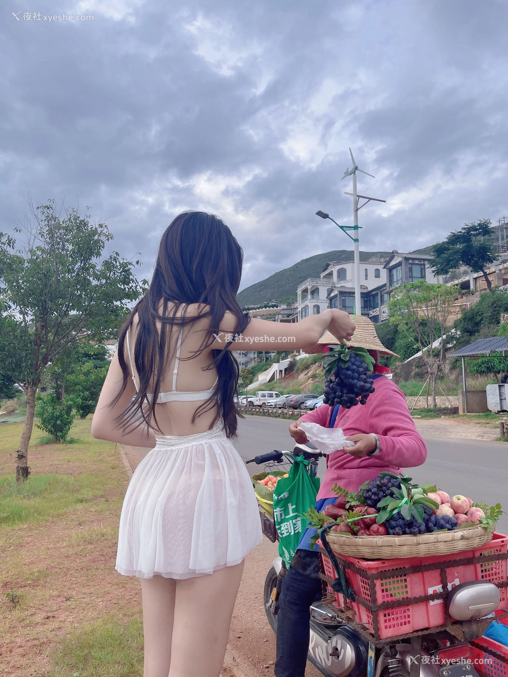 1P - 就是阿朱啊《撩开裙子》