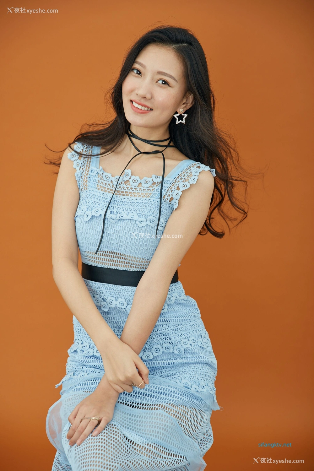 1P - 内地女演员曹成方子性感透点写真