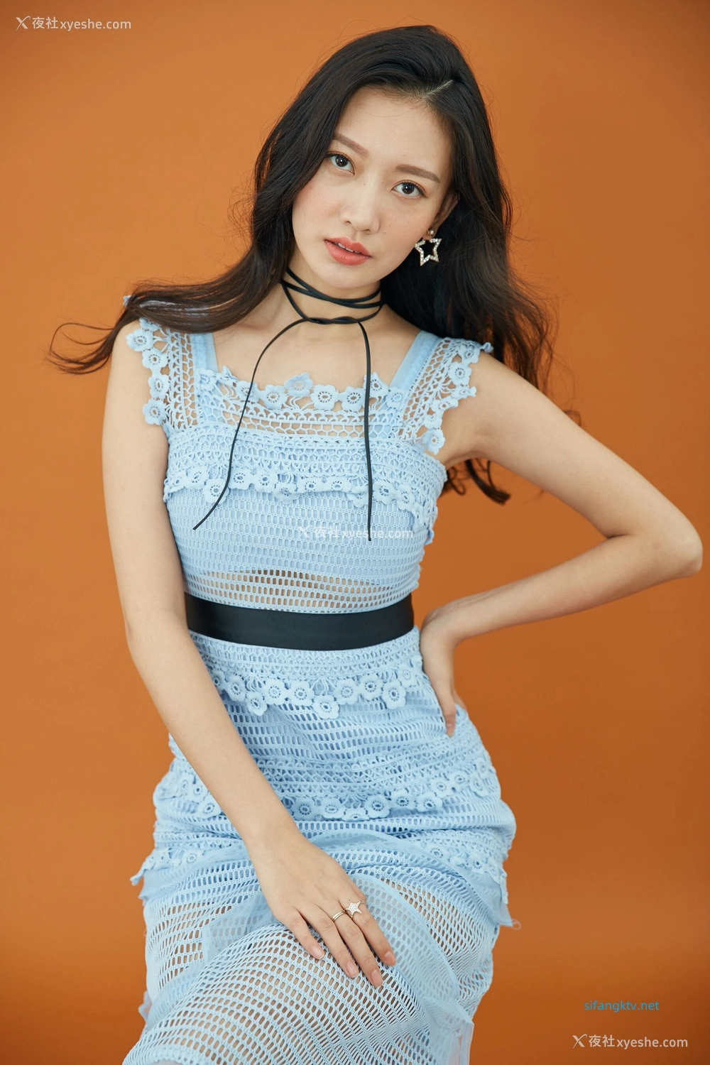 1P - 内地女演员曹成方子性感透点写真