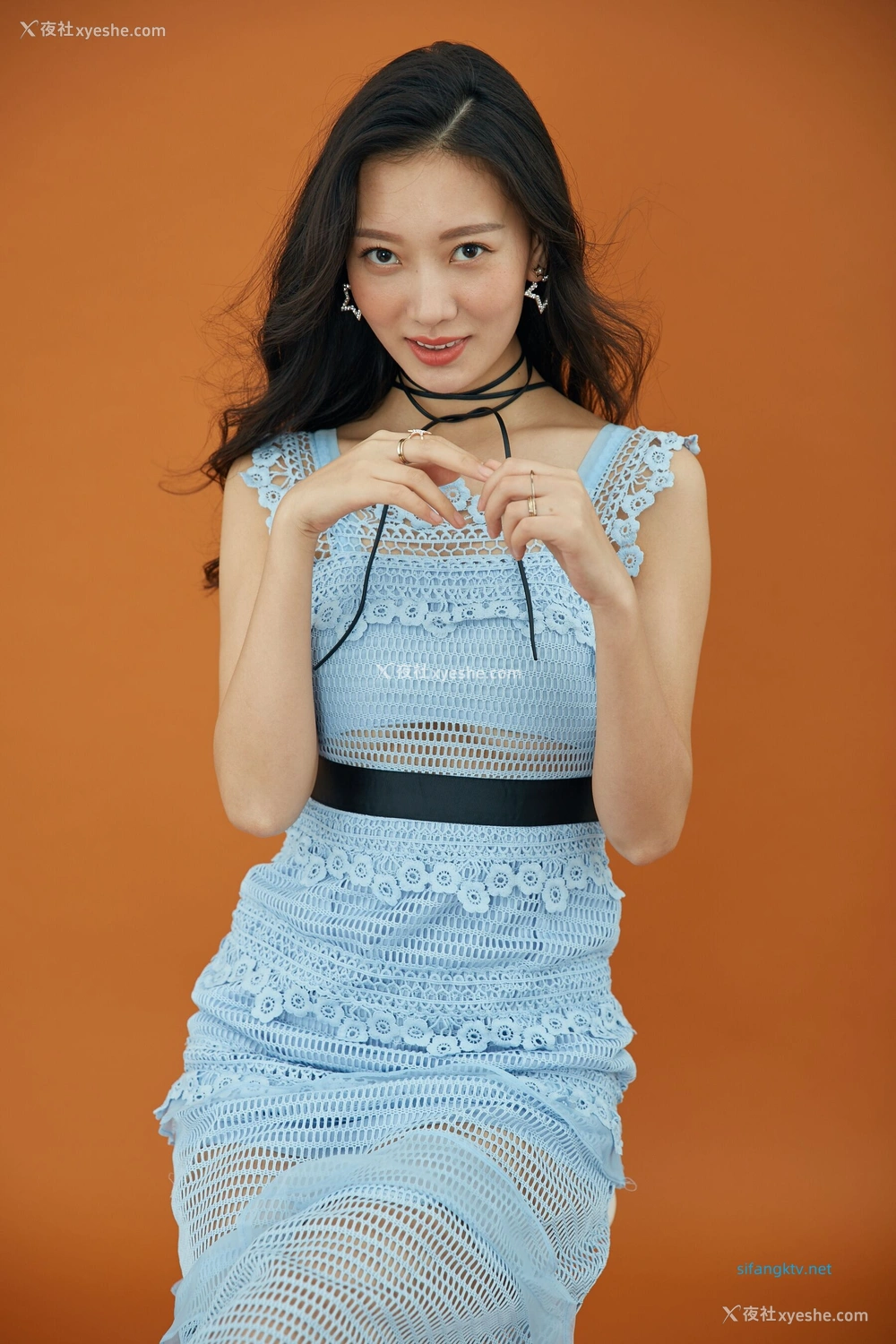 1P - 内地女演员曹成方子性感透点写真