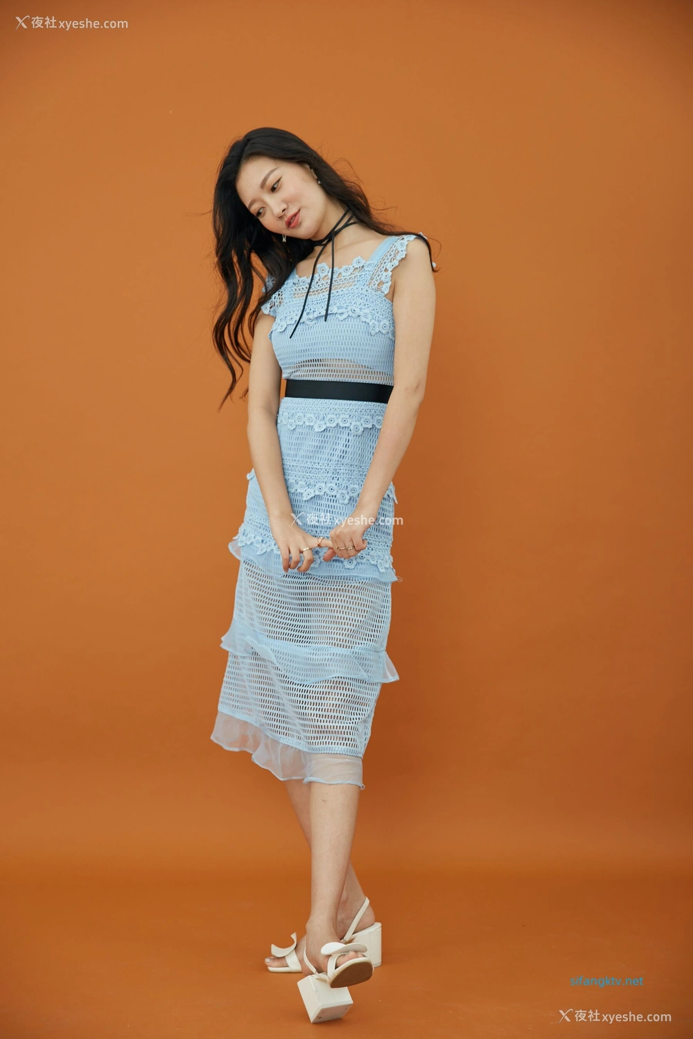 1P - 内地女演员曹成方子性感透点写真