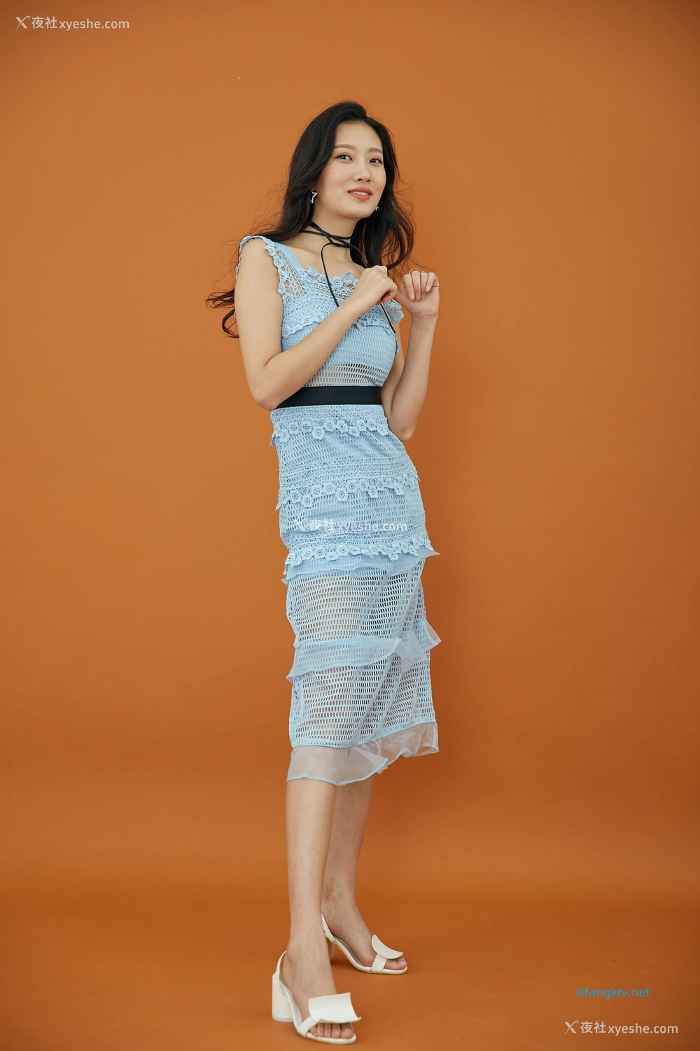 1P - 内地女演员曹成方子性感透点写真
