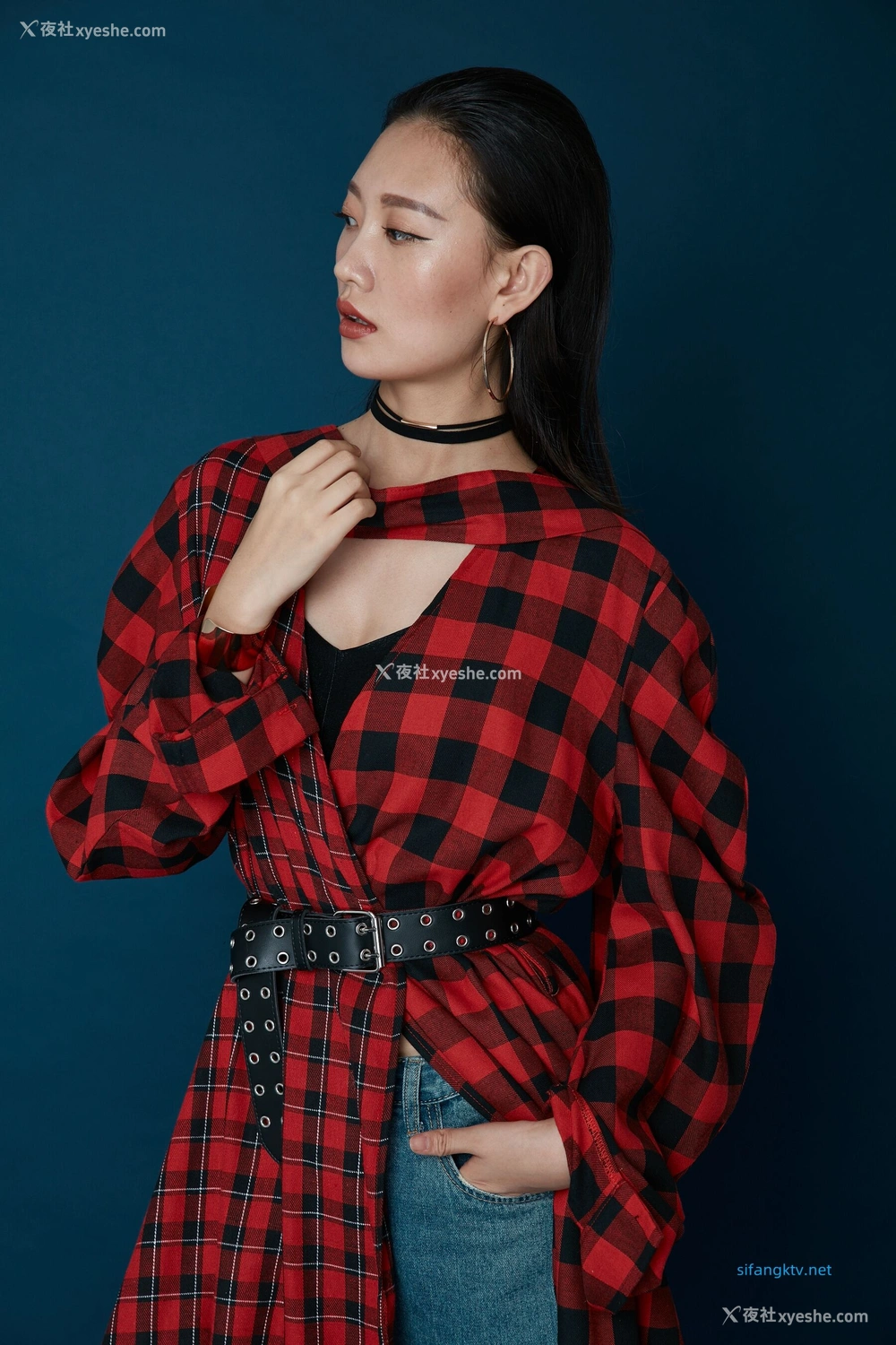 1P - 内地女演员曹成方子性感透点写真