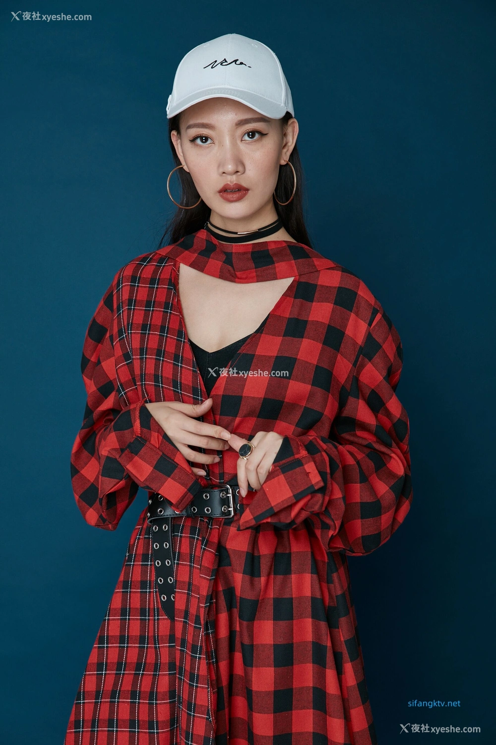 1P - 内地女演员曹成方子性感透点写真