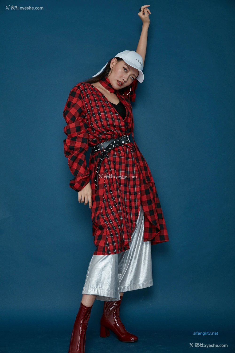 1P - 内地女演员曹成方子性感透点写真