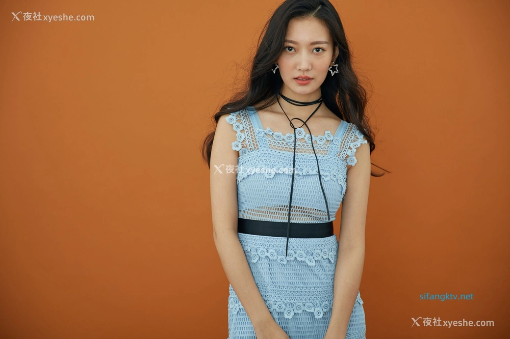 1P - 内地女演员曹成方子性感透点写真