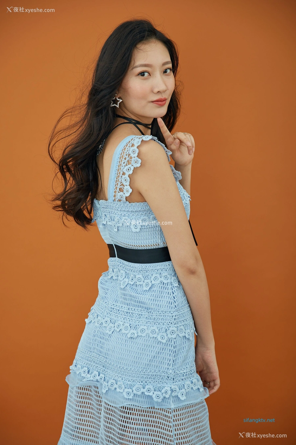 1P - 内地女演员曹成方子性感透点写真