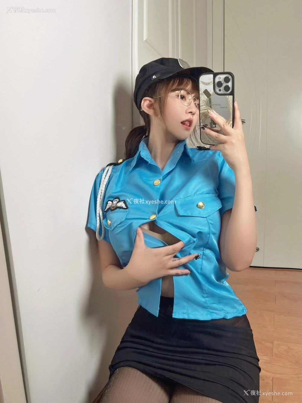 1P - 张思允 – 女警制服