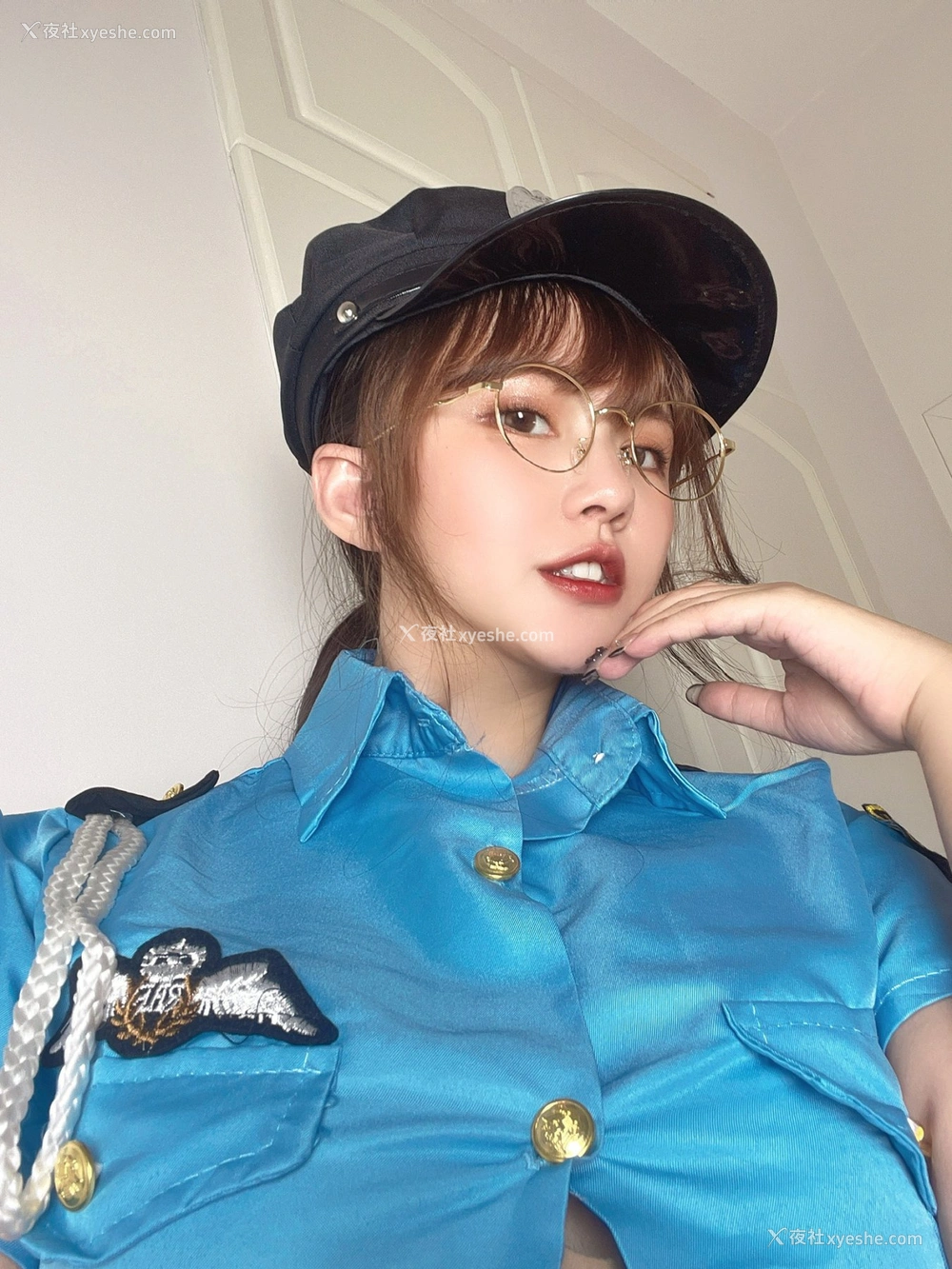 1P - 张思允 – 女警制服