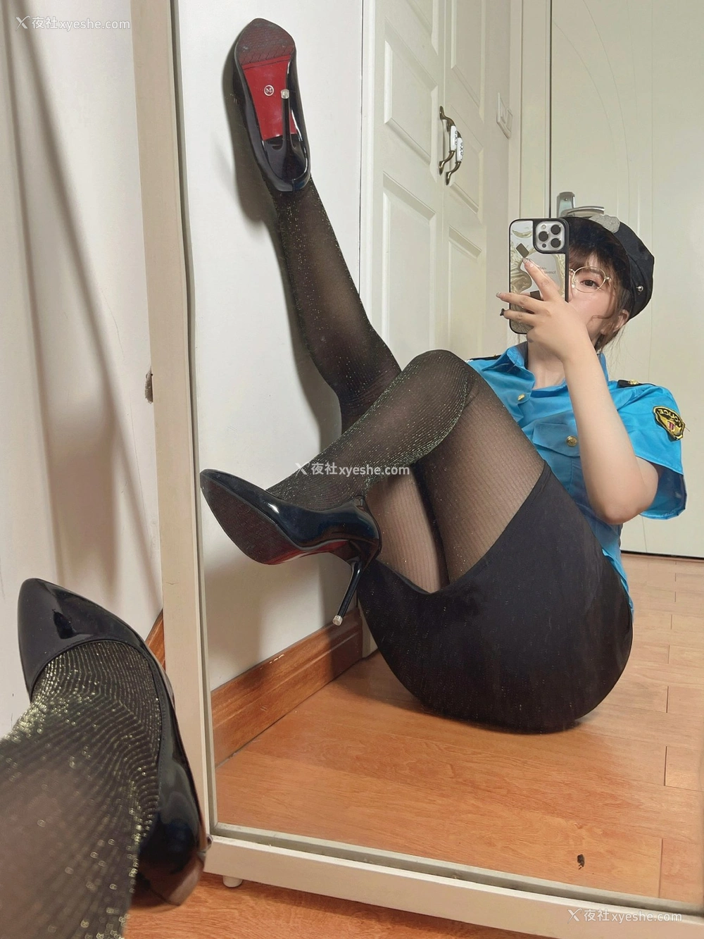 1P - 张思允 – 女警制服
