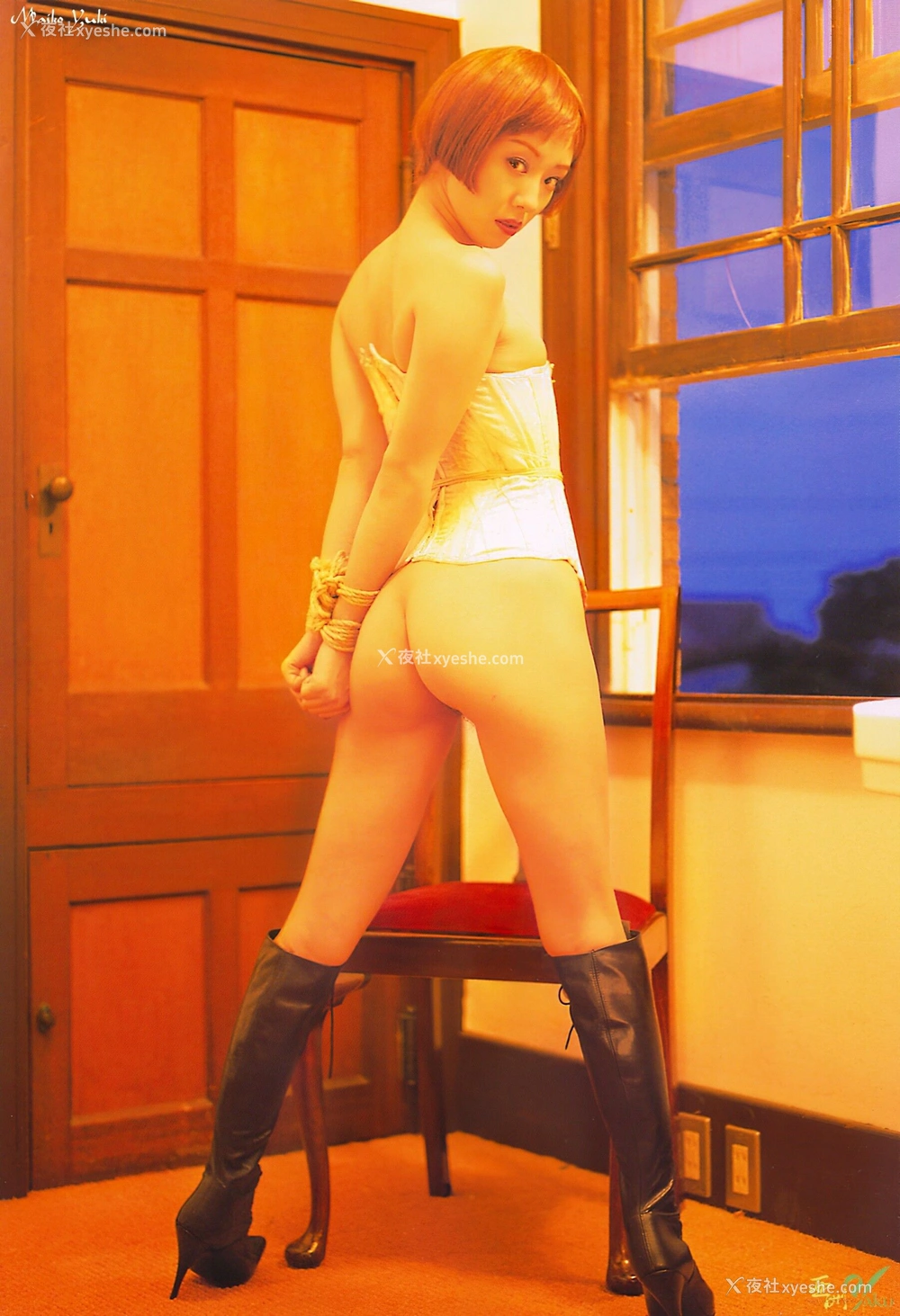 1P - 夕树舞子《紧缚写真集·縄爱》