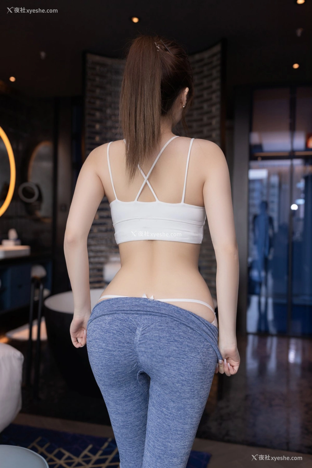 1P - 鱼子酱 瑜伽服 原版写真