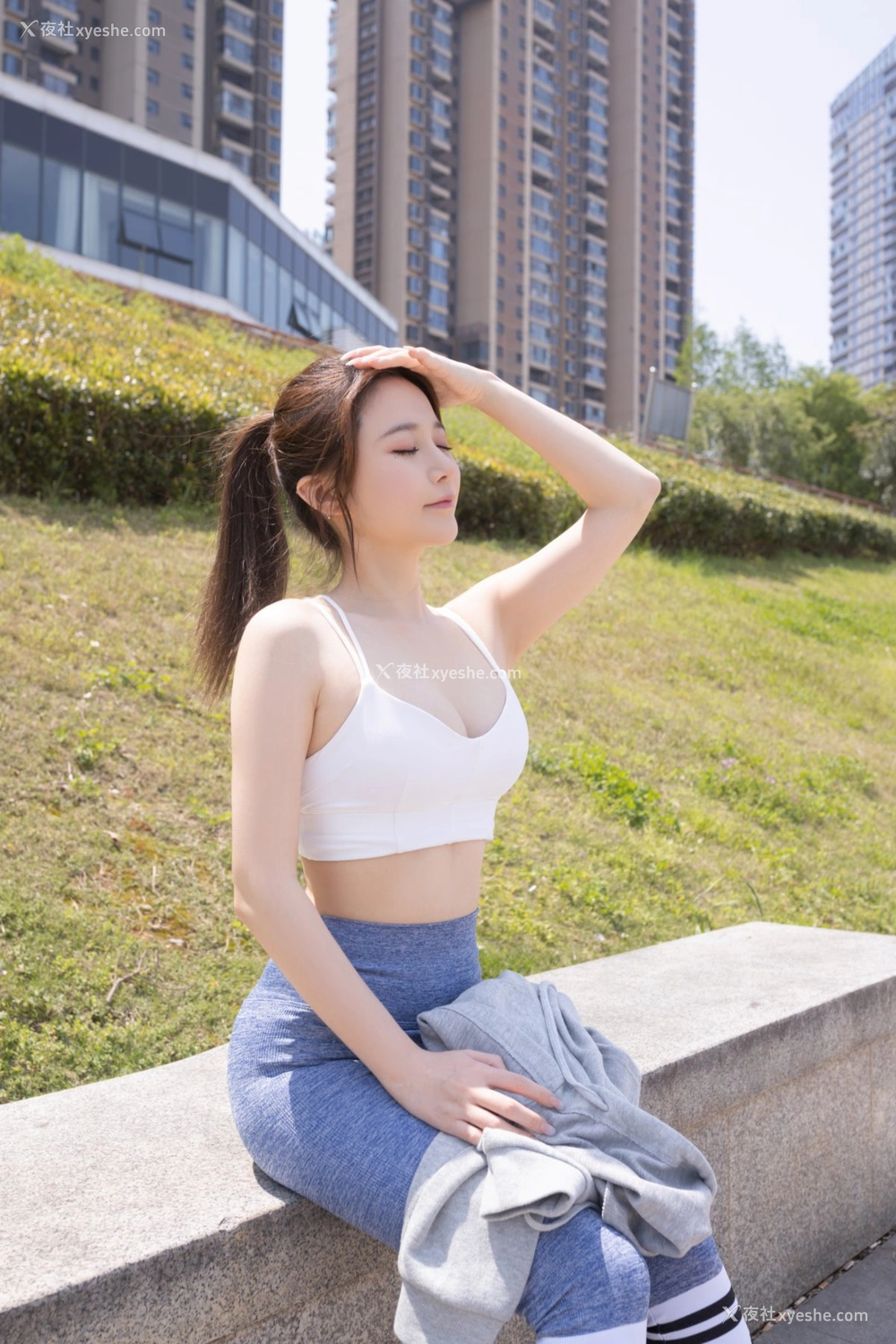 1P - 鱼子酱 瑜伽服 原版写真