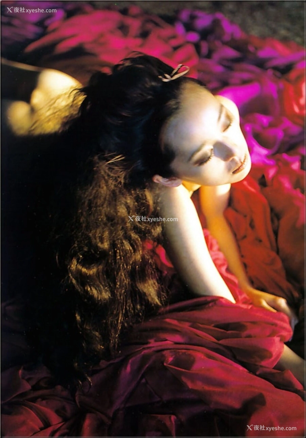 1P - 叶月里绪菜《Classic》
