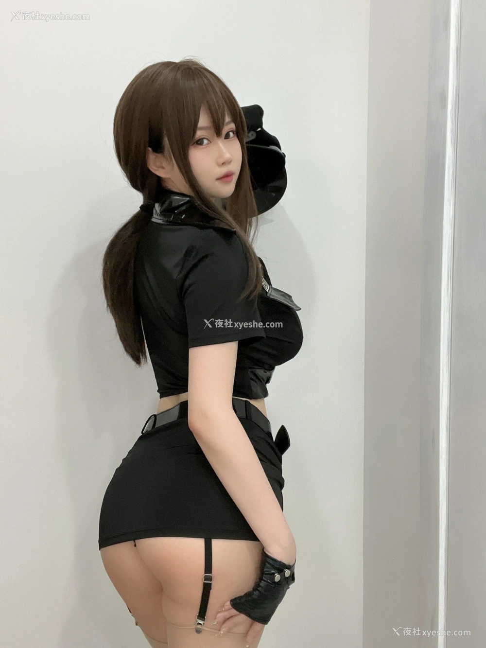1P - 是依酱吖 – 女警