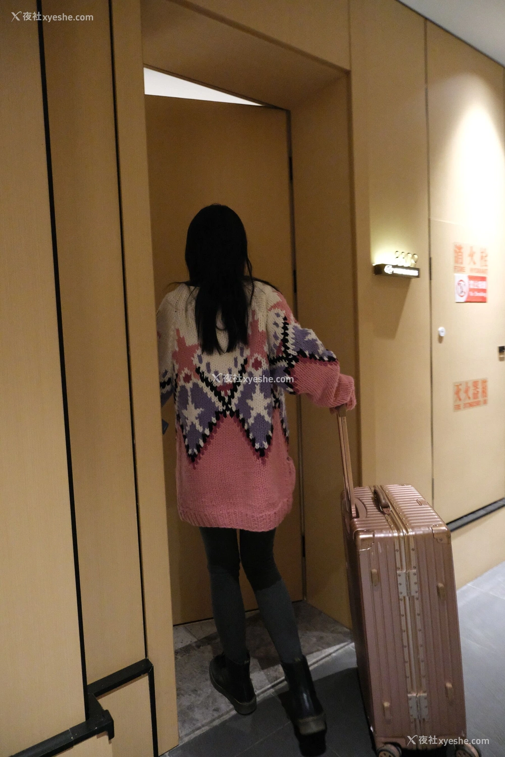 1P - 国模小涵（小橙子）大尺度人体私拍套图