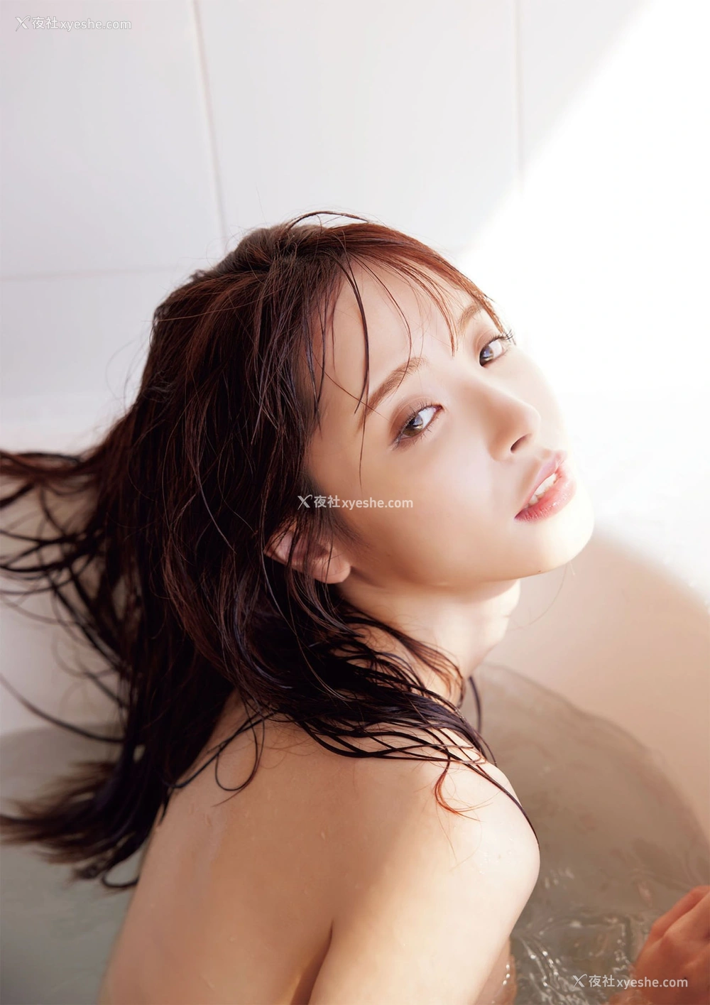 1P - 桃乃木香奈《はちあわせ》