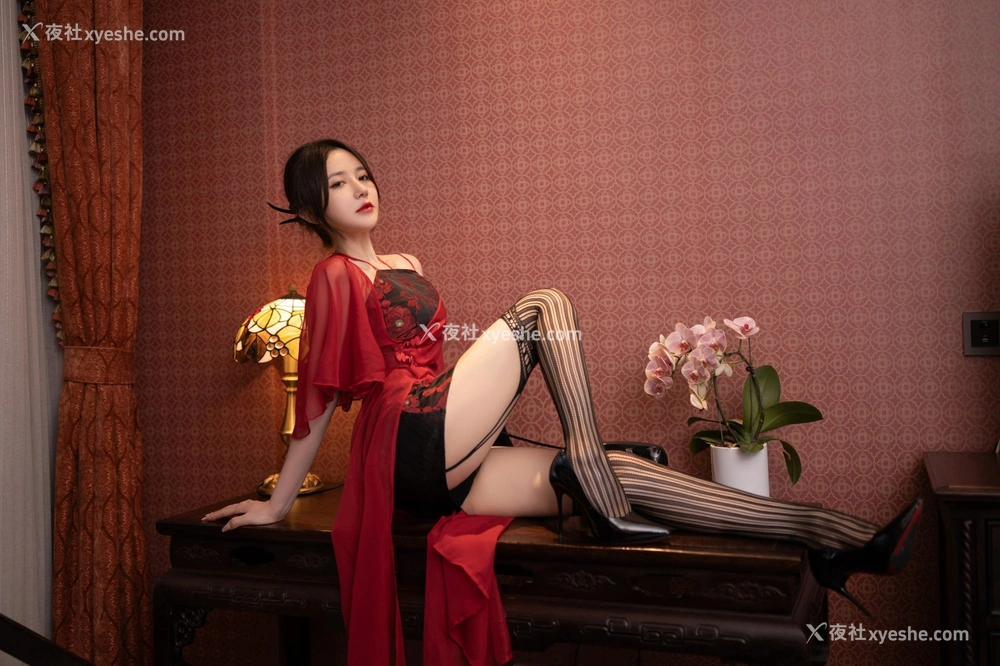 1P - 鱼子酱 天生妖娆 原版写真