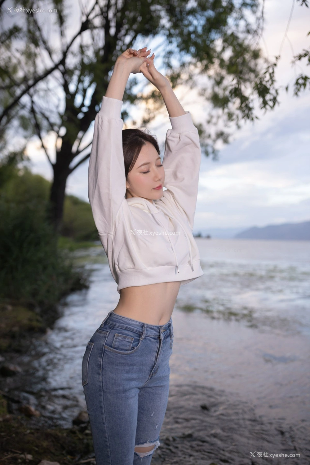1P - 鱼子酱 牛仔情趣 原版写真