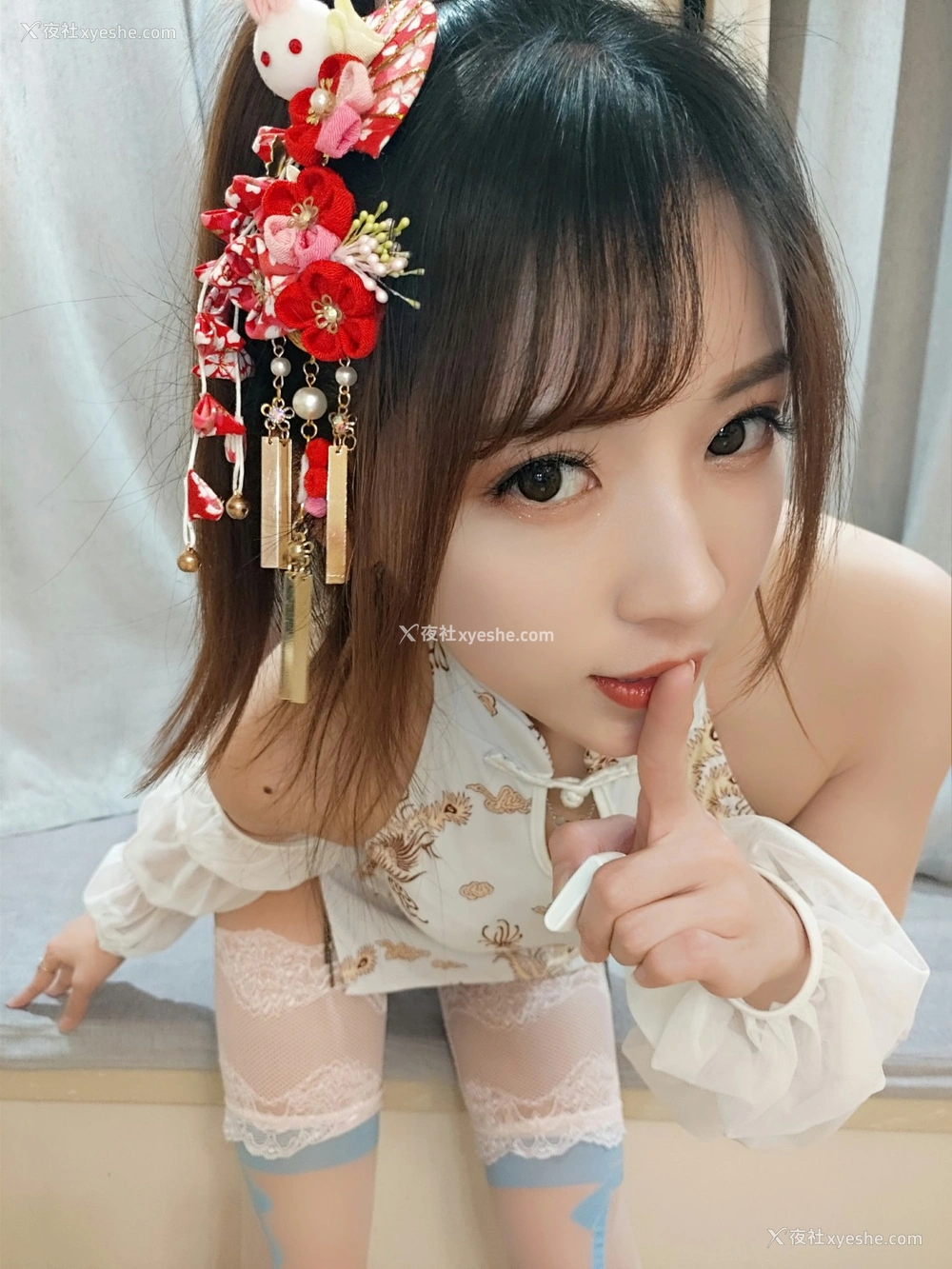 1P - 小女巫露娜 – 白色蕾丝长筒