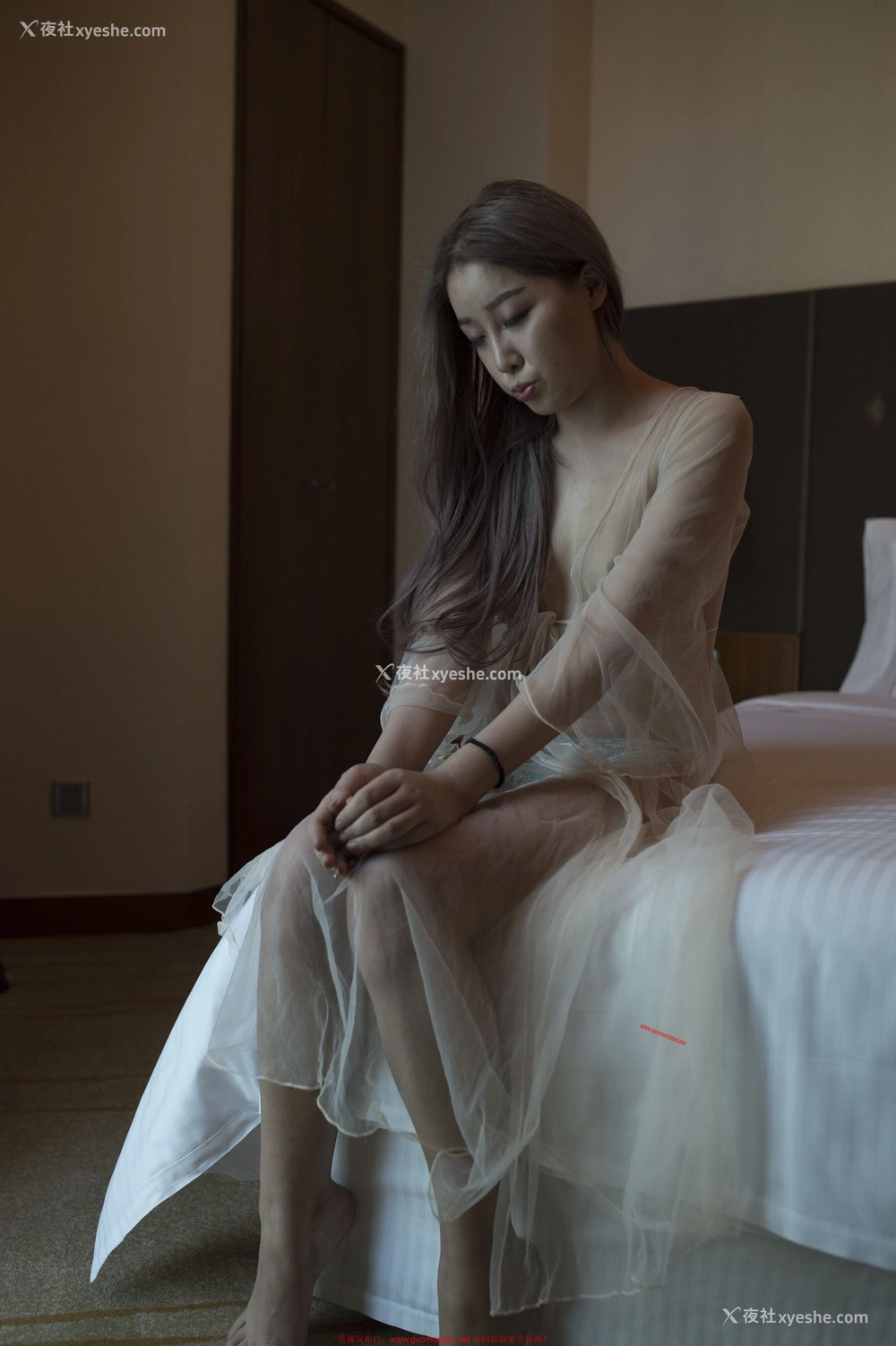 1P - 国模李粉姬人体私拍套图