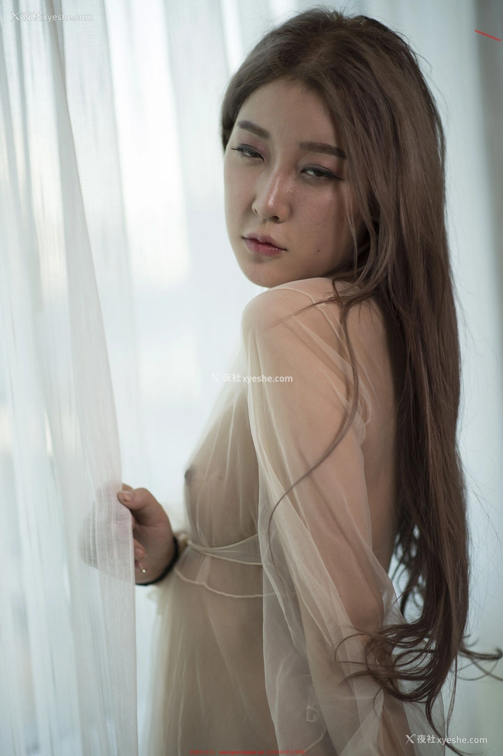 1P - 国模李粉姬人体私拍套图
