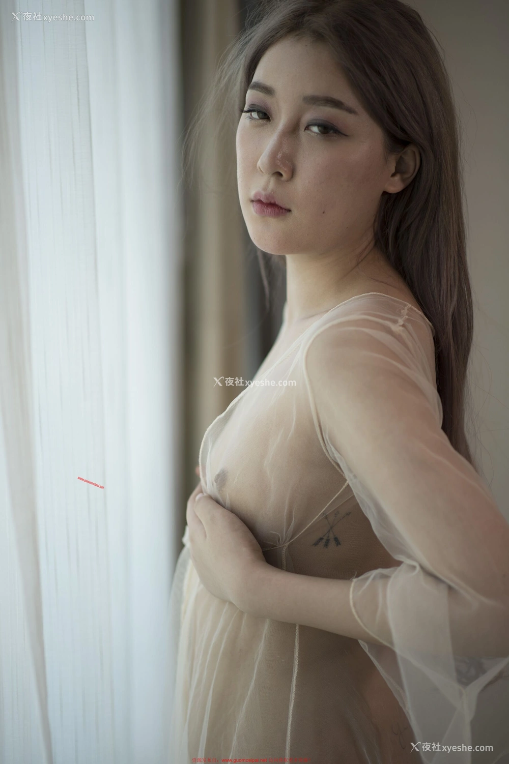 1P - 国模李粉姬人体私拍套图