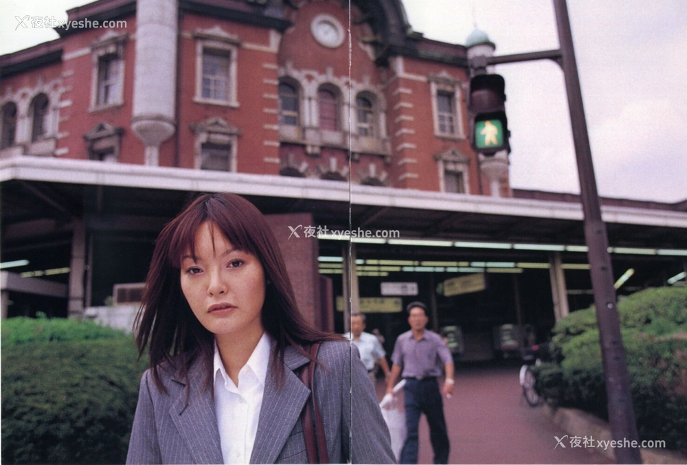 1P - 秋吉里香《Accidents TOKYO》