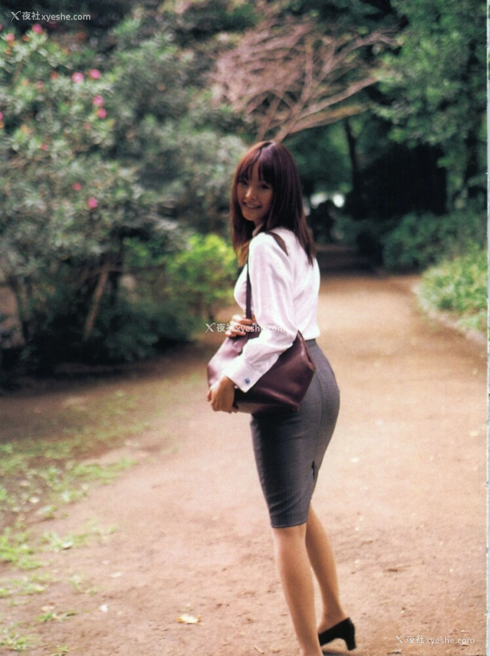 1P - 秋吉里香《Accidents TOKYO》