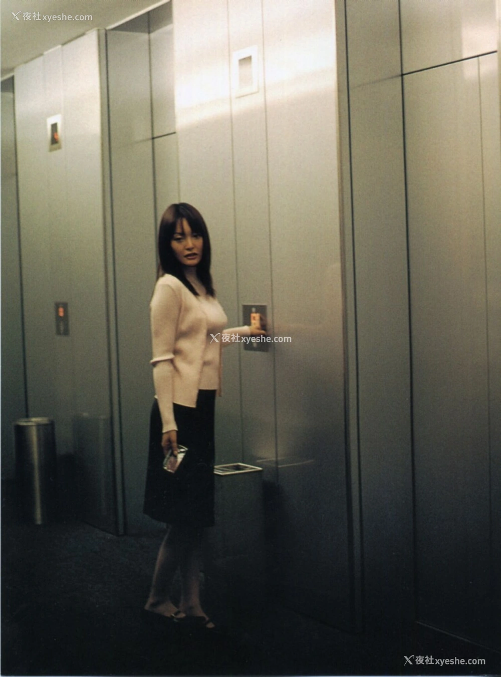 1P - 秋吉里香《Accidents TOKYO》