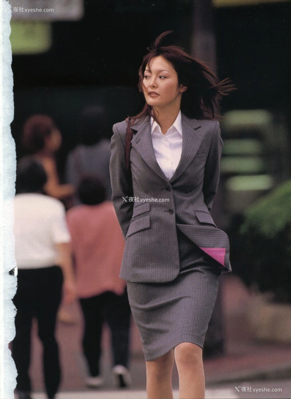 1P - 秋吉里香《Accidents TOKYO》