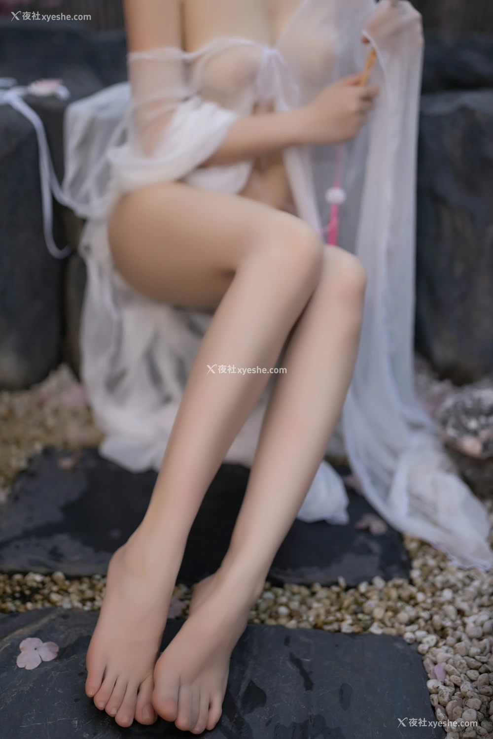 1P - xiuren秀人网福利王馨瑶Yanni大尺度私拍写真花想容