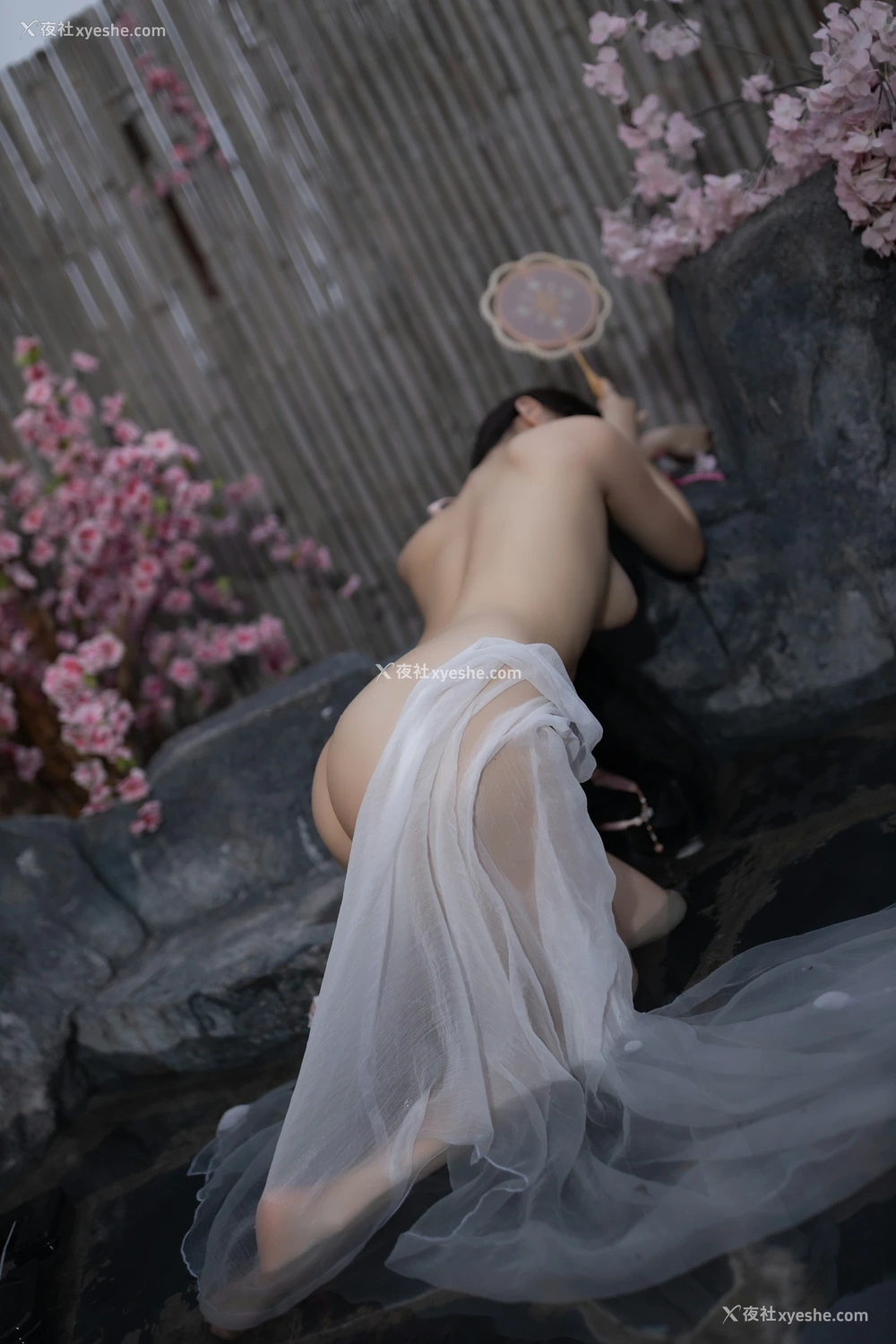 1P - xiuren秀人网福利王馨瑶Yanni大尺度私拍写真花想容