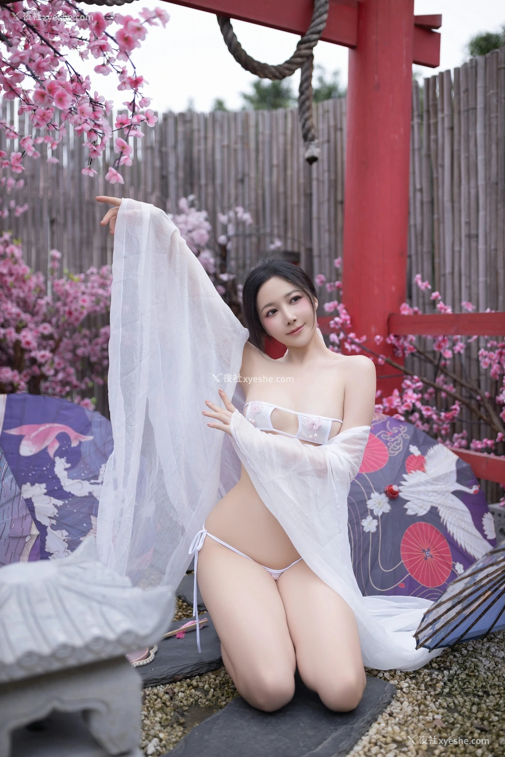 1P - xiuren秀人网福利王馨瑶Yanni大尺度私拍写真花想容