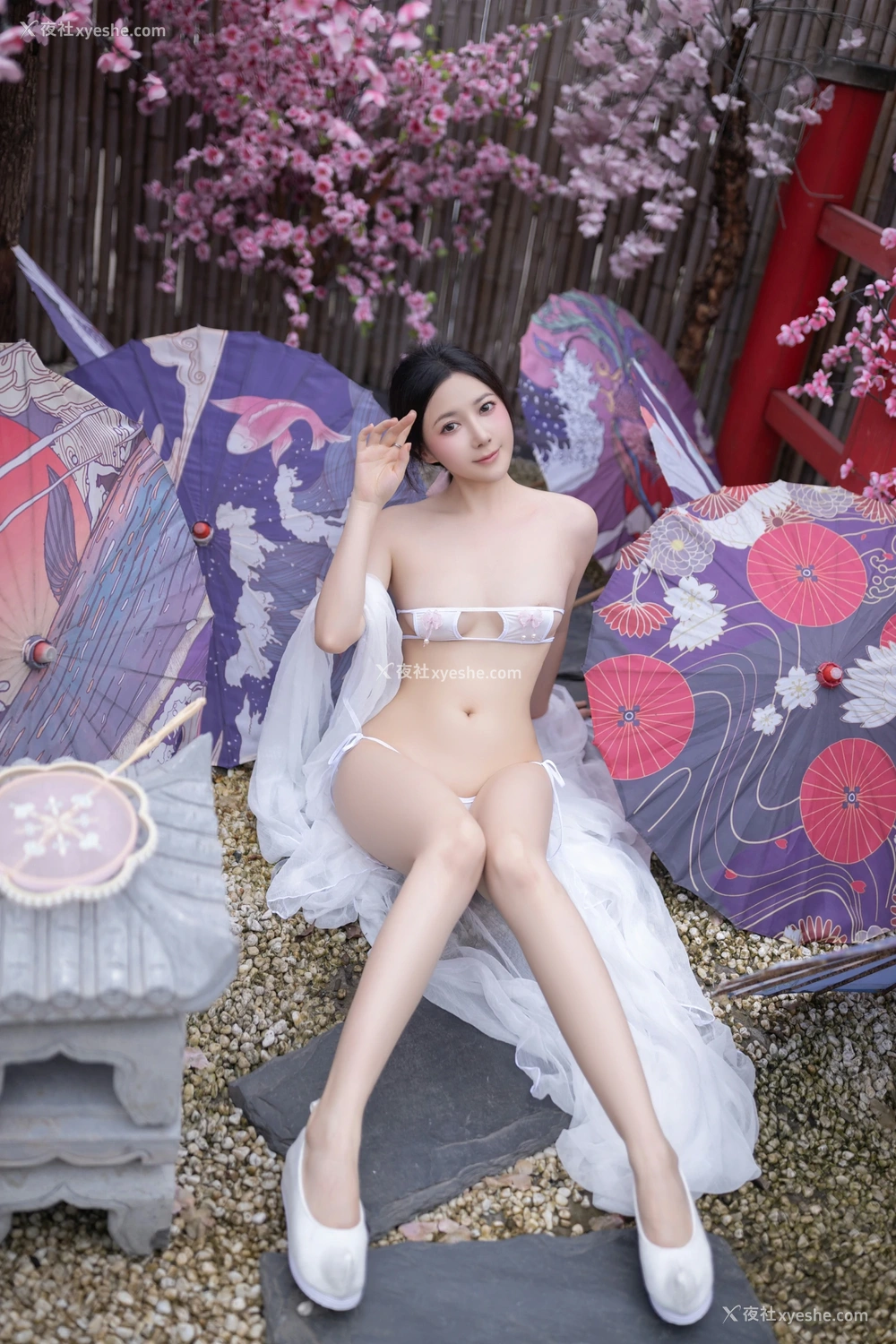 1P - xiuren秀人网福利王馨瑶Yanni大尺度私拍写真花想容