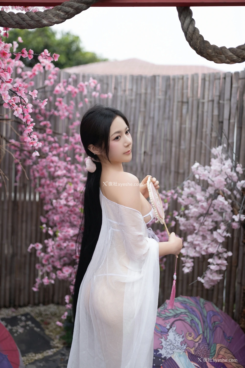 1P - xiuren秀人网福利王馨瑶Yanni大尺度私拍写真花想容