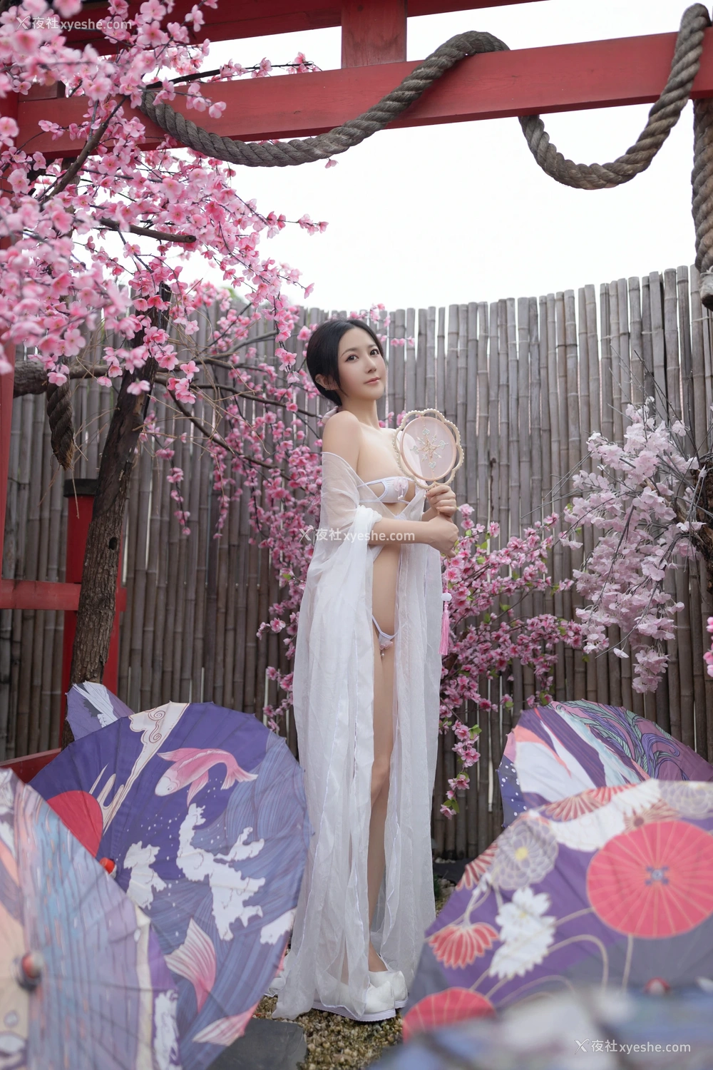 1P - xiuren秀人网福利王馨瑶Yanni大尺度私拍写真花想容